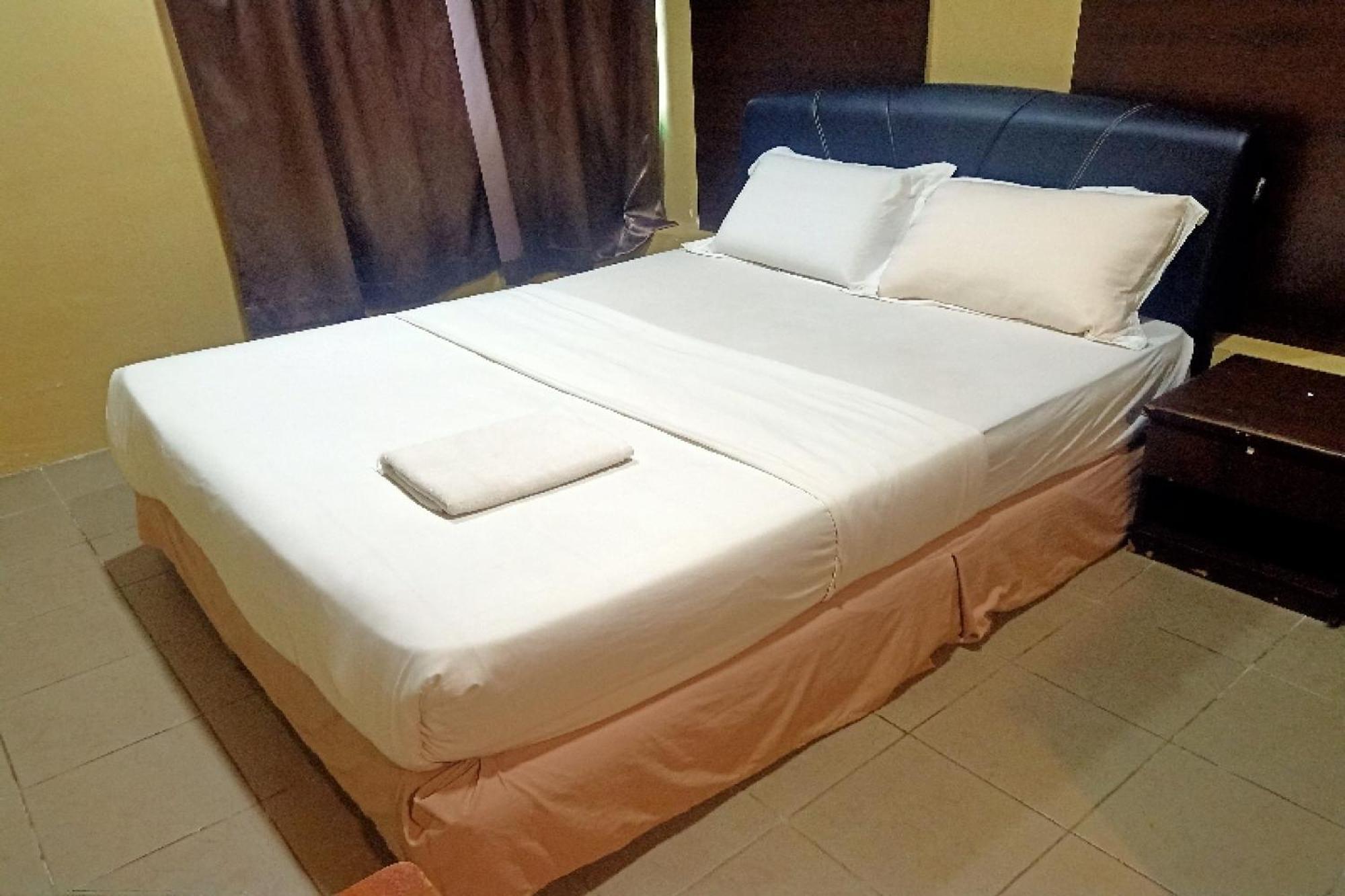 Oyo 90411 Perdana Hotel لابوان المظهر الخارجي الصورة